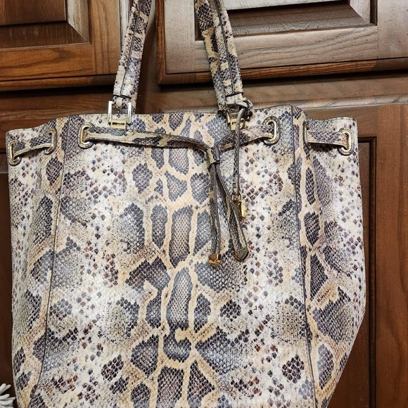 Gilli Leather Satchel - Picture 3 of 4